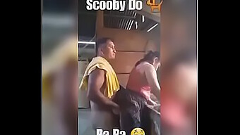 Sexy Scooby Blir Knullet Av Et Par Guatemalanske Elskere