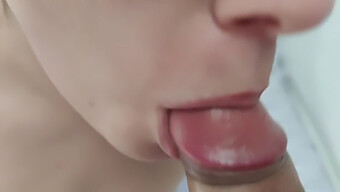 Trải Nghiệm Blowjob Pov Đầu Tiên Của Cô Gái 18+ Với Người Đàn Ông Lớn Tuổi