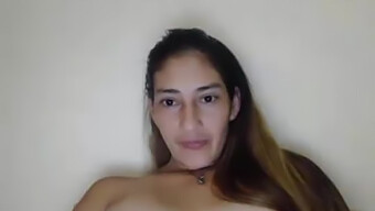 La Chatte De La Latina Pamelita Est En Gros Plan Sur Skype