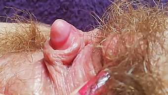 Amateur Harig: Intens Clitoris Stimulatie Met Hd-Video