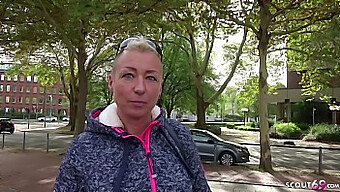 La Milf Allemande Mandy Se Fait Étirer Le Trou Du Cul Serré Par Une Grosse Bite