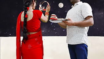 Speciale Karva Chauth: Sposi Novelli Si Dedicano Al Sesso Orale Sotto Il Cielo