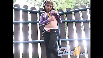 Adolescente (18+) Disfruta De La Masturbación Al Aire Libre