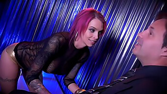 Anna Bell Peaks: La Stripper Personal Definitiva Y La Habladora Sucia