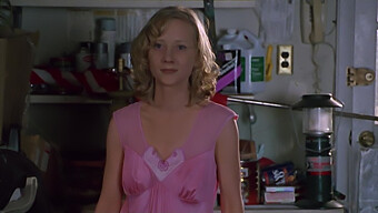 Bombe Blonde Anne Heche Dans Donnie Brasco