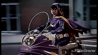 Kemampuan Oral Si Batgirl Dipamerkan Sepenuhnya