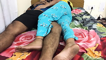 Pasangan Gay India Menikmati Permainan Kontol Dan Vagina