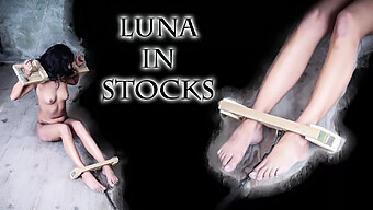 Kesenangan Fetish Kaki Dengan Luna Dalam Stoking