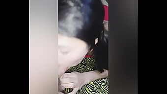 Oncle Et Niece (18+) Ont Une Session De Pipe Chaude Et Chaude